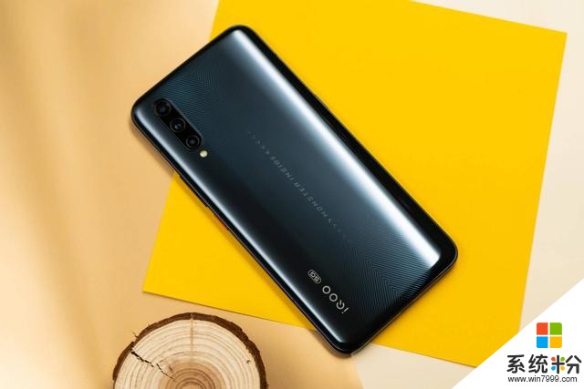 既可遠攝圓月,又可跨足時尚界,vivo5G手機:還有誰?(1)