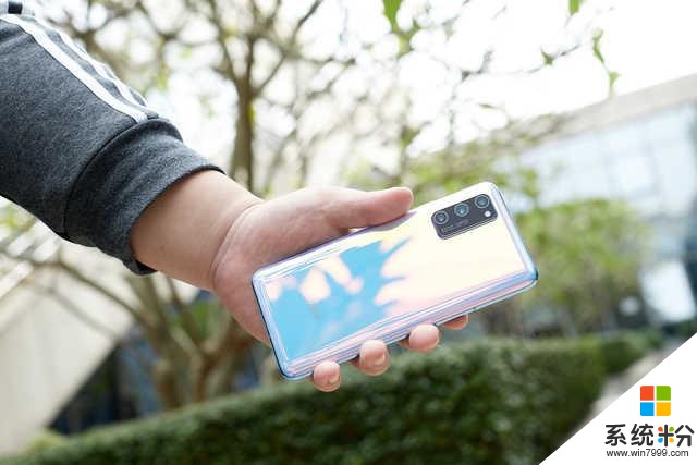 過年與家人一起玩遊戲,什麼手機最適合?(2)