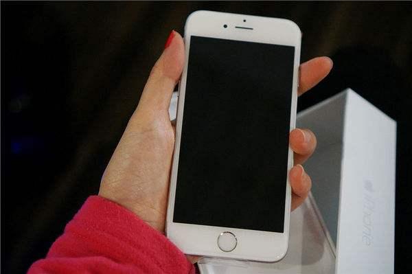 為什麼現在越來越多的人說用蘋果的都是低收入人群，真的假的？為什麼？(6)